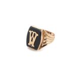 Ring Ringweite: 56/57. Rotgold (375), Onyx mit Initial "W". (113013248)