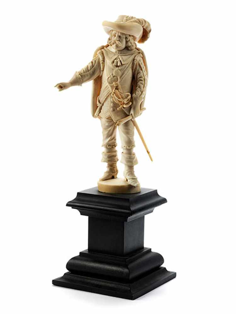 Figur eines Musketiers Höhe incl. Sockel: 29,5 cm. Höhe ohne Sockel: 19 cm. Deutsch, 19. - Image 3 of 3