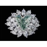 Grüner Diamant-Herzring WG 750. Beigefügt ein GIA REPORT Nr.16892747 vom Mai 2008. Bedeutender