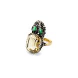 Ring Ringweite: 58/59. Gold und Silber mit Citrin und Jade. (113013107)