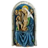 Museales Majolika-Andachtsbild von Andrea della Robbia, 1435 "" 1525 MADONNA MIT KIND 145 x 66 cm.