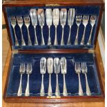 A part canteen of silver fish knives and forks Sheffield 1956, 10 place setting, 33.