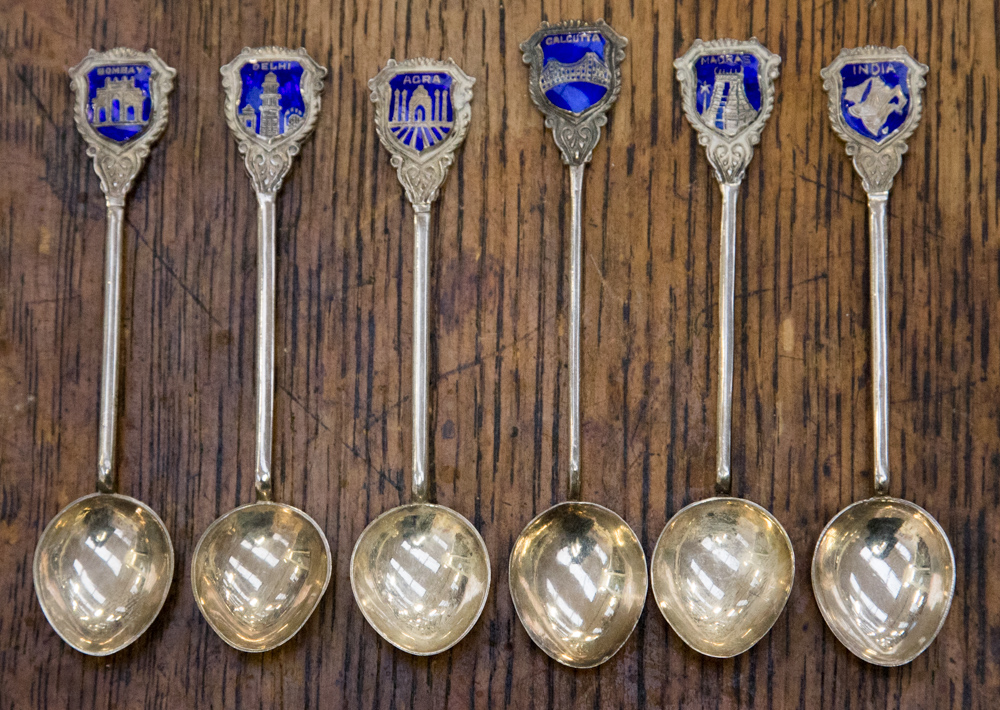 A set of six silver and enamelled Indian souvenir teaspoons (6)