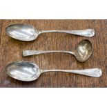 A George IV silver ladle by William Eley & William Fearn 1823, approx 58 gms,