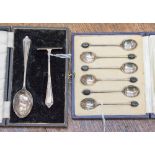 A cased set of silver coffee bean tea spoons, Mappin & Webb, Sheffield 1926,