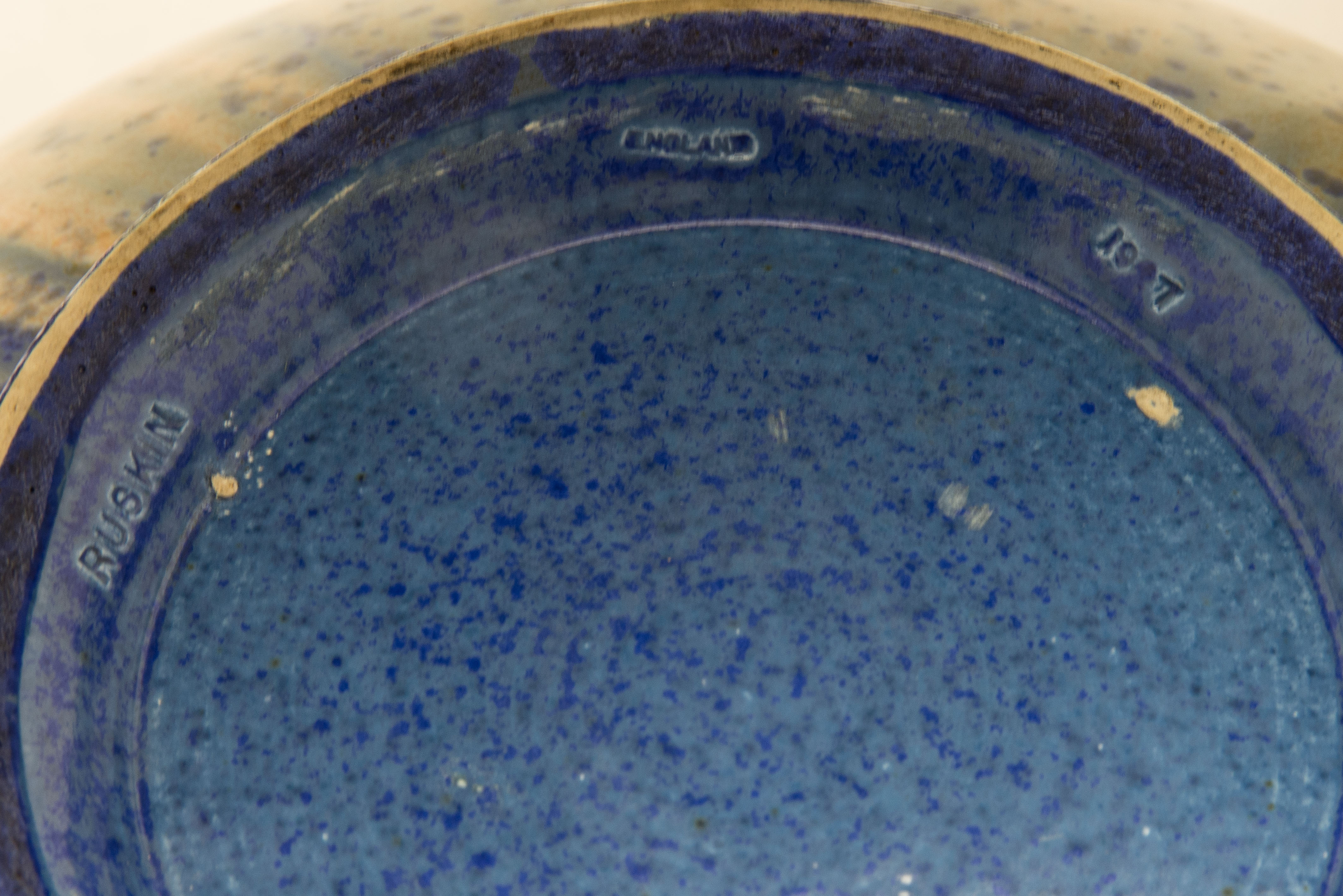 Two Art Deco Ruskin Pottery crystalline glaze bowls, yellow to blue, impressed marks 1927, - Bild 3 aus 3