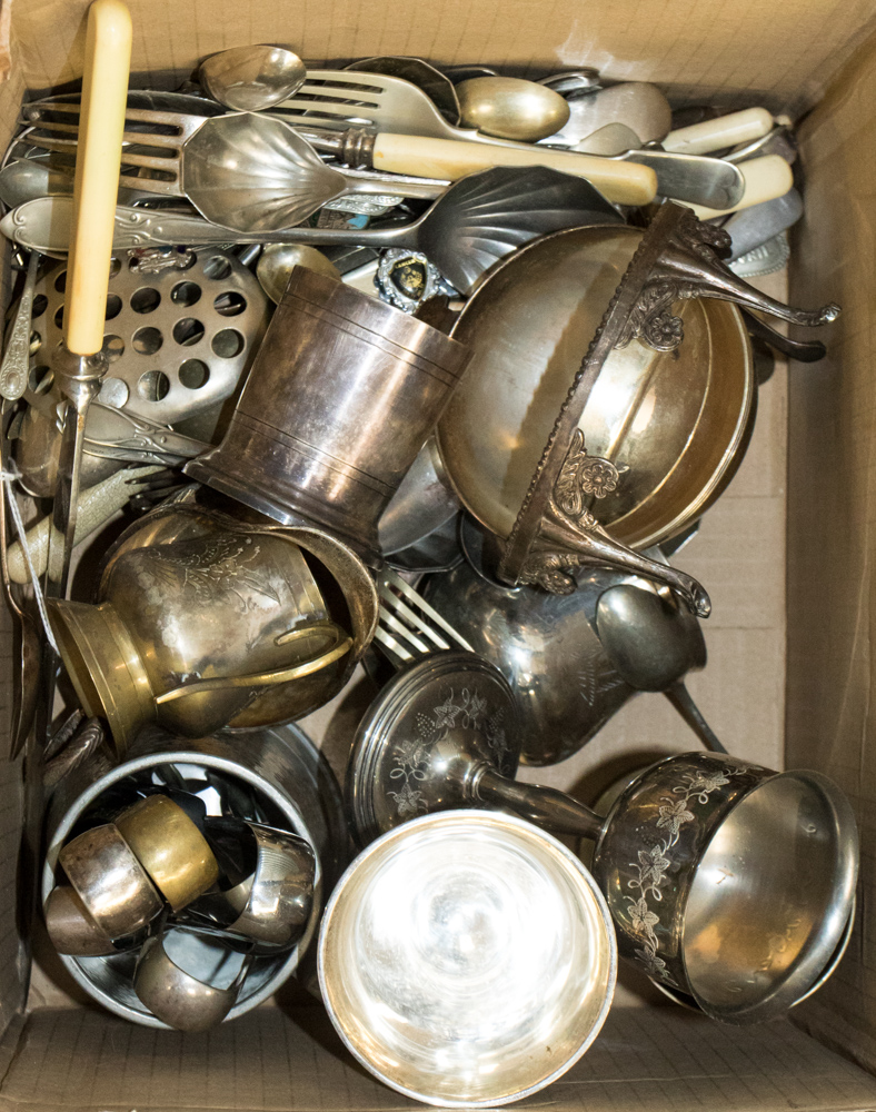 Box of mixed plated wares to include a single hallmarked Silver William IV spoon.