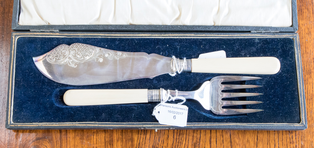 Boxed fish servers with silver banding and ivory handles, William Yates, Sheffield,