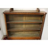 An early Victorian mahogany bookshelf, fitted with two shelves, 99cm high, 124cm wide,