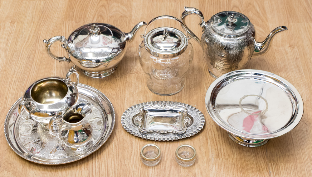 Eleven items of silver plate