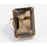 A smokey quartz 9ct gold dress ring,