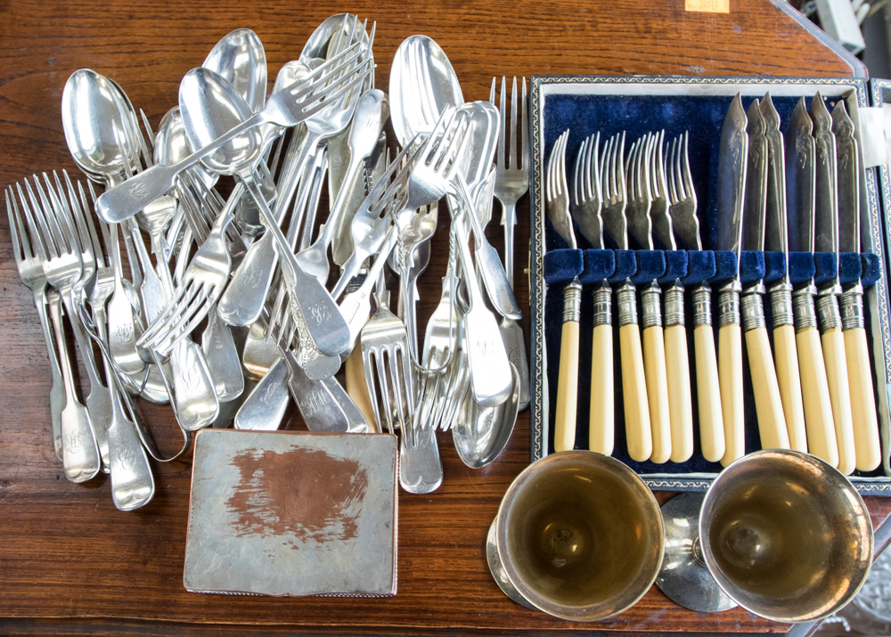 EPNS flatware, cased fish cutlery, cigarette box,