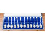 A 20th century cased set of silver coffee spoons, Mappin & Webb, Sheffield 1968,