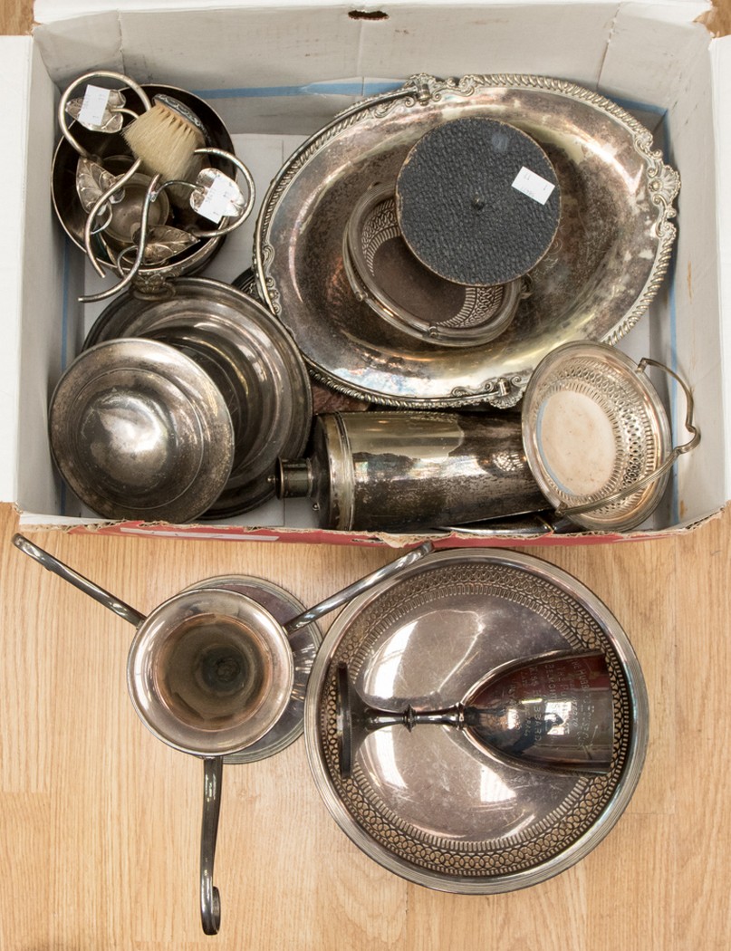 Seventeen pieces of various EPNS and silver plate