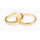 Two 22ct gold wedding bands, with a total combined gross weight approx 5.