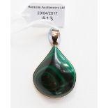 A 9ct gold and malachite pendant,