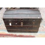 A large dome top American trunk