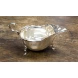 A silver sauce boat, Sheffield 1913,