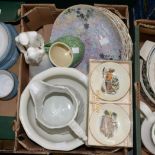 A Cauldon ware blue/white chamber pot, a Portmeirion jug,