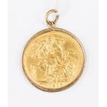 A full gold Sovereign pendant,