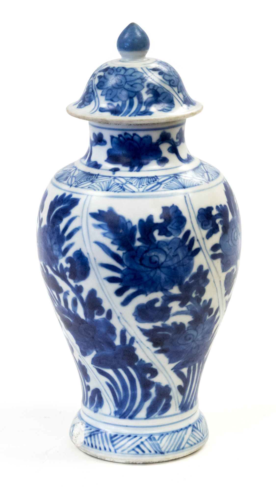 A Chinese Vung Tau Cargo blue and white baluster vase with cover, Height 21cm,