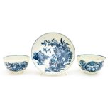 A Worcester blue and white dish with two Worcester blue and white bowls (3)