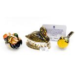 Royal Crown Derby Golden Jubilee Black Swan, limited edition 0355/2002, with certificate,