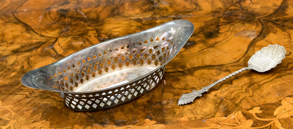 A silver boat shaped dish, hallmark Sheffield 1894,