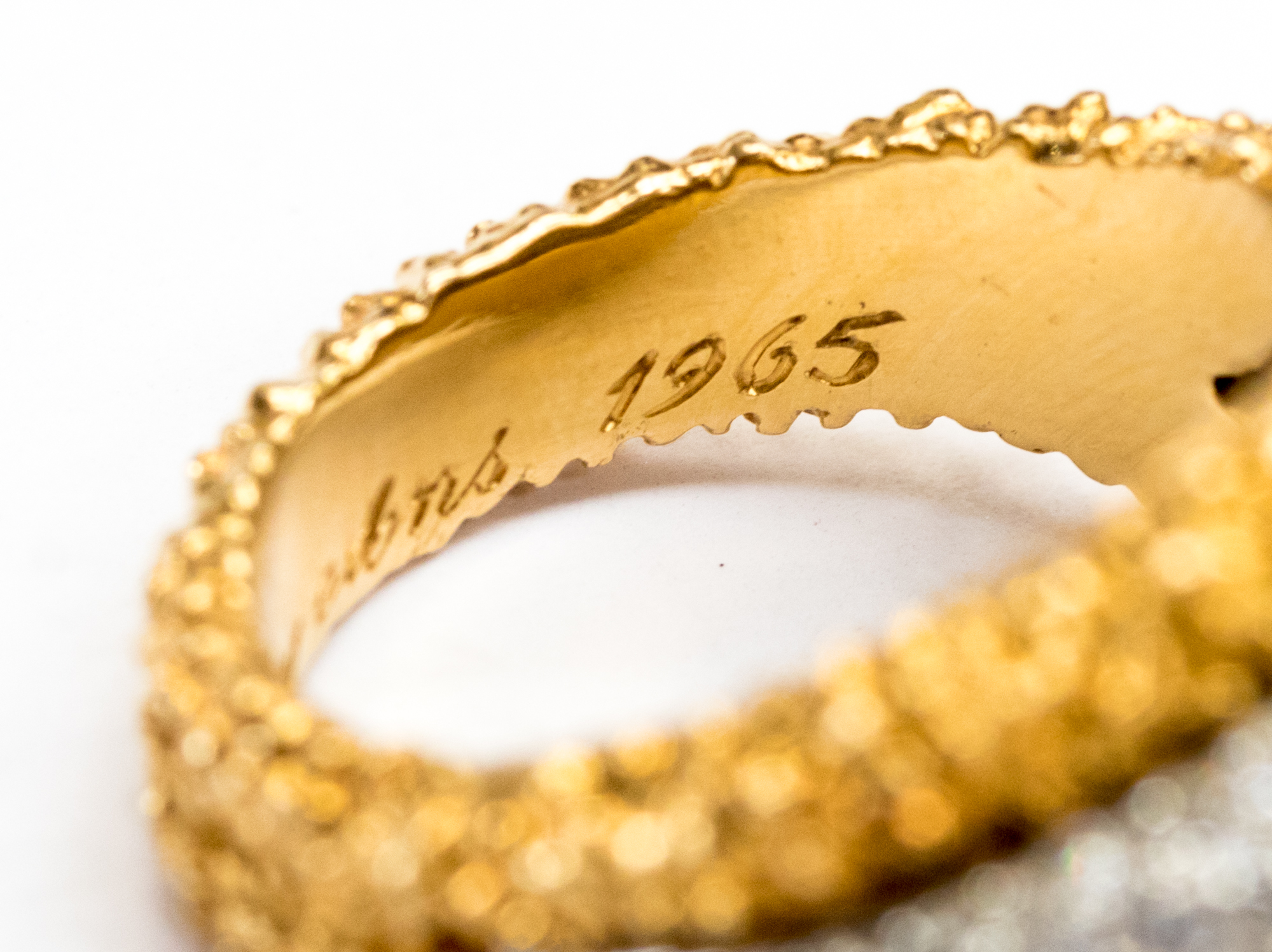 A Van Cleef & Arpels circa 1960s diamond set 18ct yellow gold ring, - Image 6 of 6