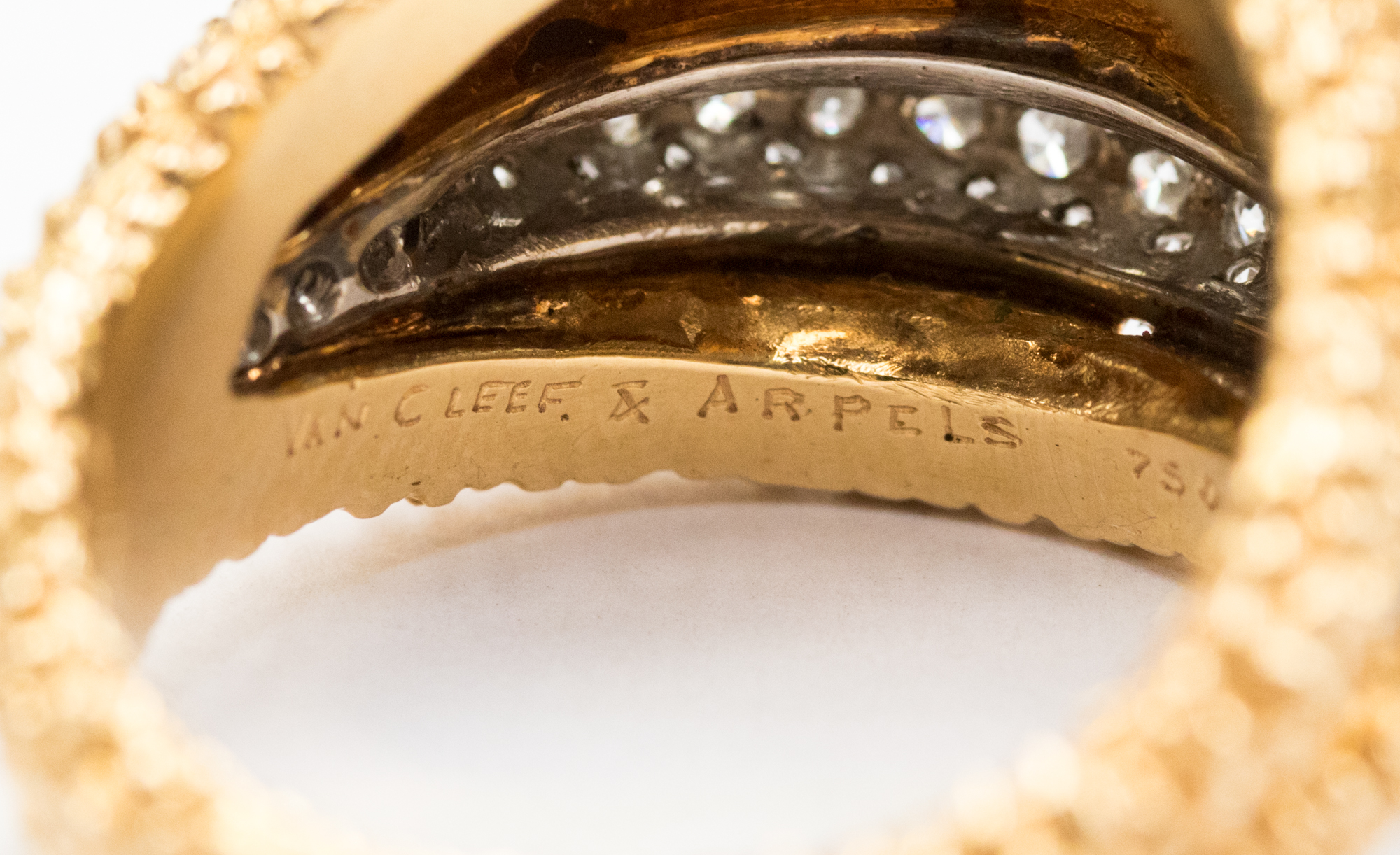 A Van Cleef & Arpels circa 1960s diamond set 18ct yellow gold ring, - Image 2 of 6