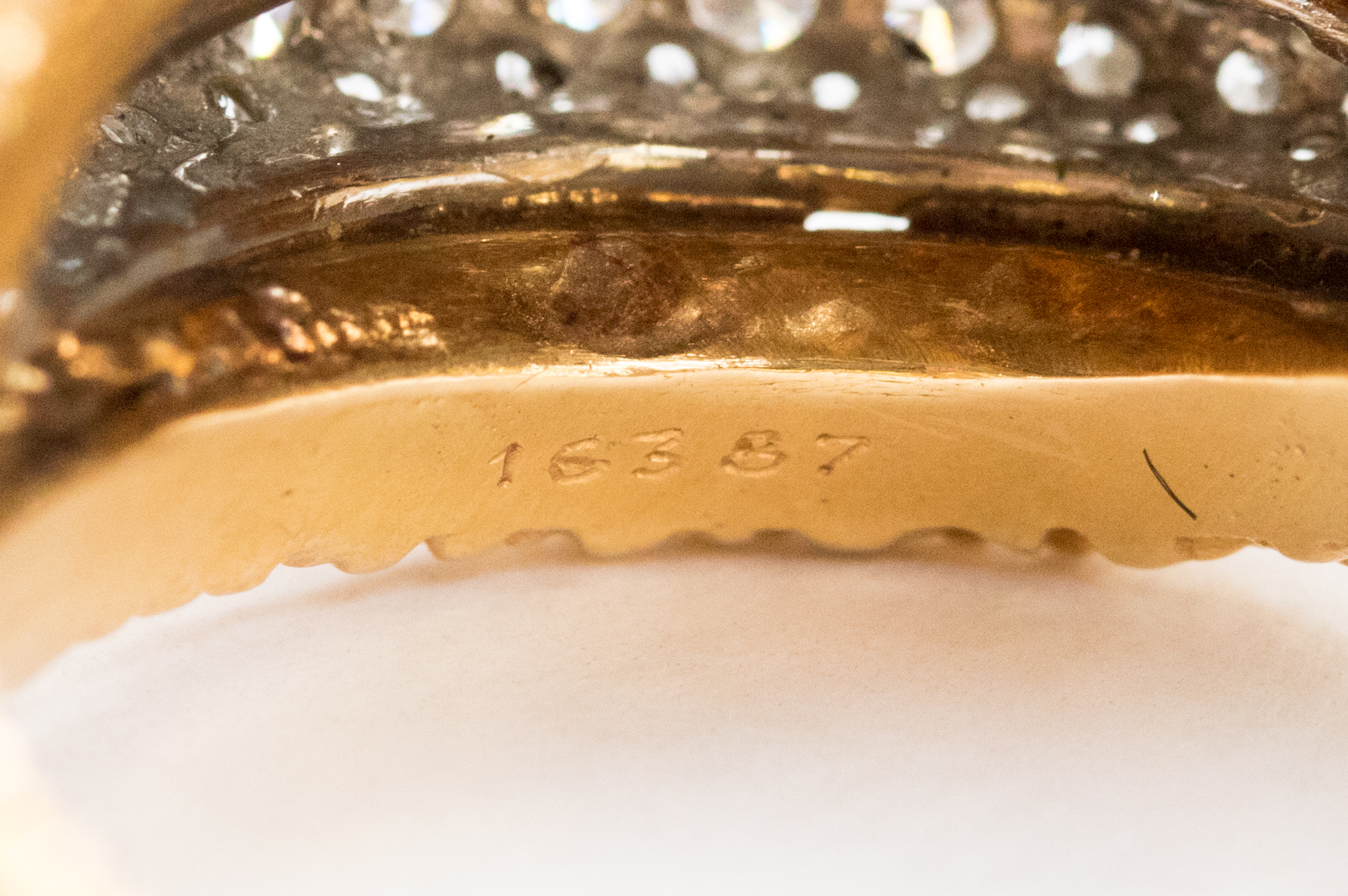 A Van Cleef & Arpels circa 1960s diamond set 18ct yellow gold ring, - Image 4 of 6