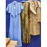 A tweed coat in brown/beige tweed with detachable fur collar 1980s,