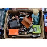 A parcel lot, binoculars, coins,