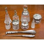 A George V silver mounted scent bottle, engraved chevron frieze with faceted stopper,