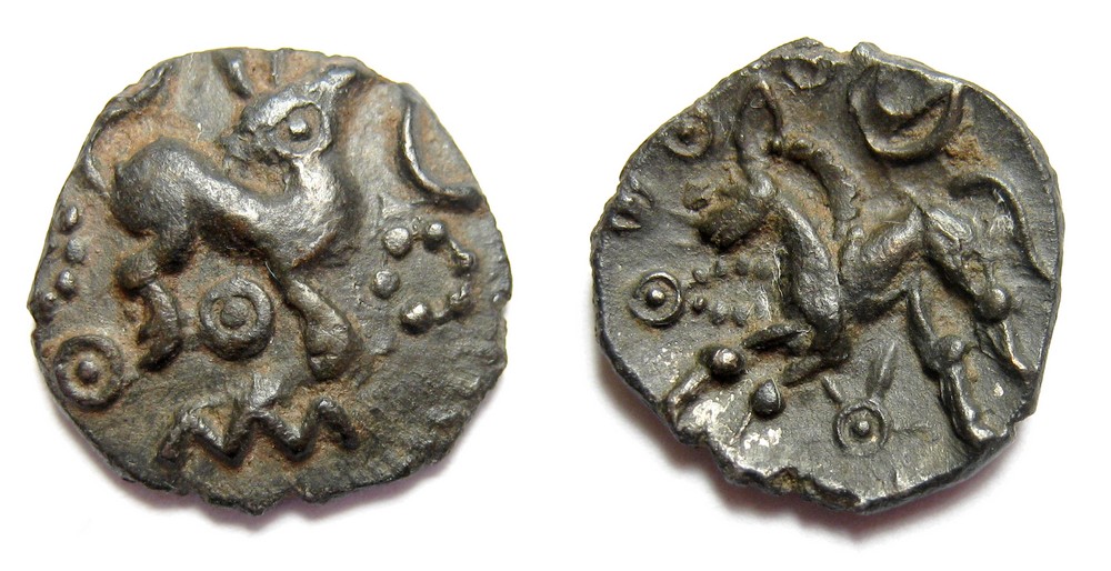 Catuvellauni, 'Puckeridge Bird Hare' Silver Half Unit, 50-20 BC Obv.