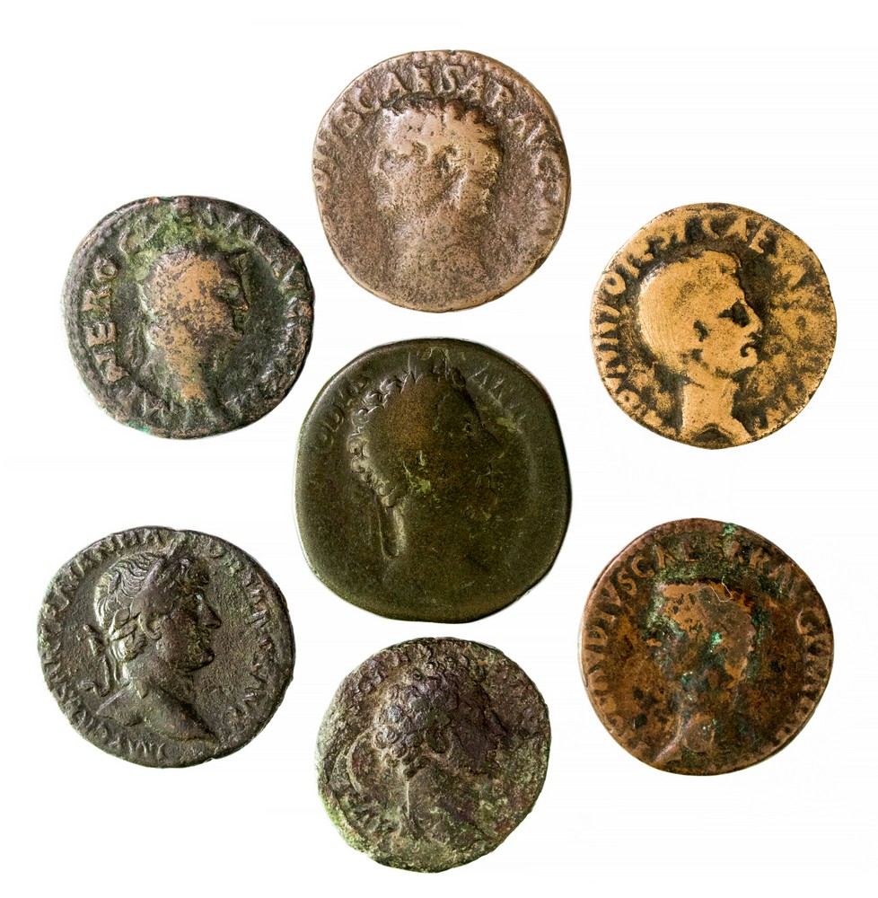 Sestertius and As Group (7), including a sestertius of Commodus and As of Augustus, Claudius (2),