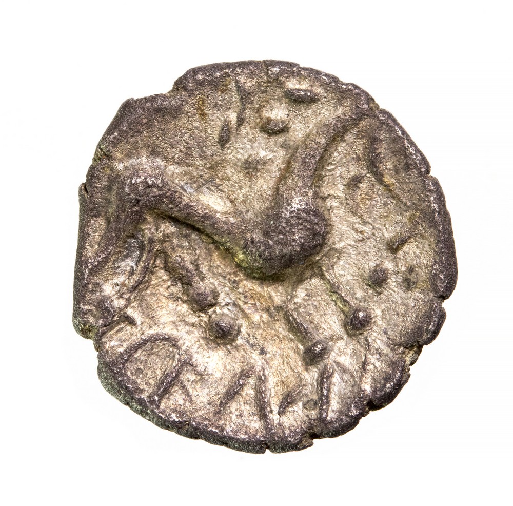 Iceni 'Ecen Corn Ear' Silver Unit, AD 10-40. Obv. Double crescent emblem on vertical wreath. Rev. - Image 2 of 2