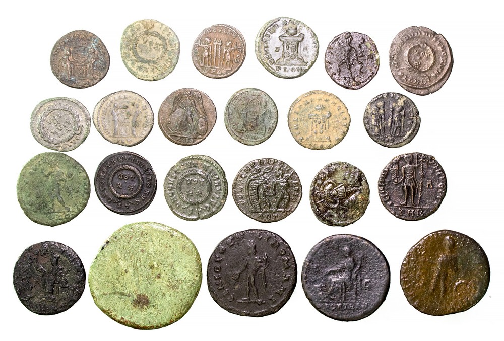 Roman Bronze Coin Group (23). - Image 2 of 2