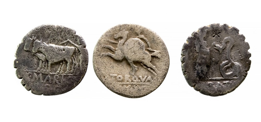 Three Roman Republican Denarii. L. Manlius Torquatus, Rome, 113-112 BC. - Image 2 of 2