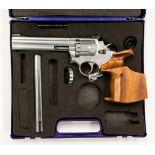 Umarex Smith & Wesson 586 Revolver Custom Air Pistol. 4.5mm cal.