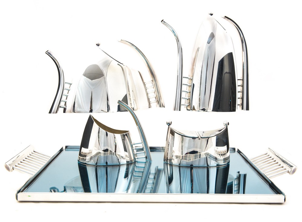 Lino Sabattini, an Italian Fenice silver plated tea and coffee set and tray, designed 1989/1995,