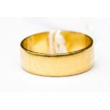 An 18ct gold band ring approx 4.