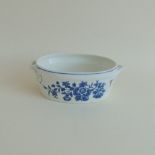 A Worcester blue and white butter tub, Three Flower pattern, circa 1770, 11 by 8 cm diameter approx.