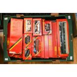 Hornby: One box of assorted carriages to comprise: R423 (2), R745, R749 (2), R921, R474, R27, R229,