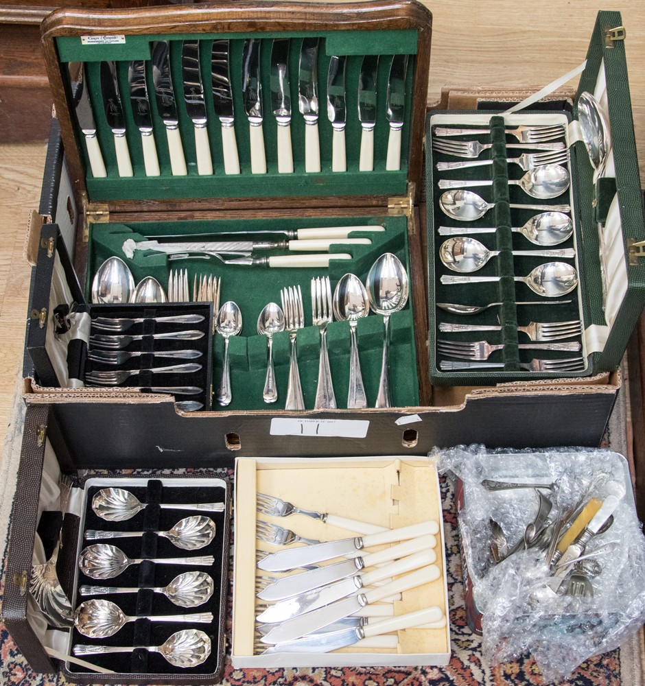 A box of cased and loose flatware, including approx 2.