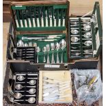 A box of cased and loose flatware, including approx 2.