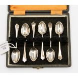 A boxed set of Sheffield 1944 coffee spoons