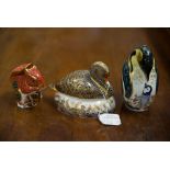 Royal Crown Derby paperweights, Black Swan 878/2002,