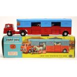 Corgi: A boxed Circus Horse Transporter with Horses, Chipperfields Circus, 1130, red Bedford TK cab,