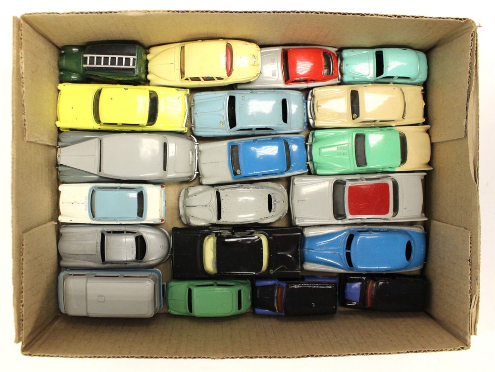 Dinky: One box of assorted unboxed vehicles: 160 Austin A30, 167 A.C. Aceca, 195 Jaguar 3.